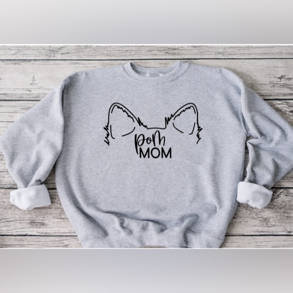 Gildan Tops - Pomeranian Mom Crewneck